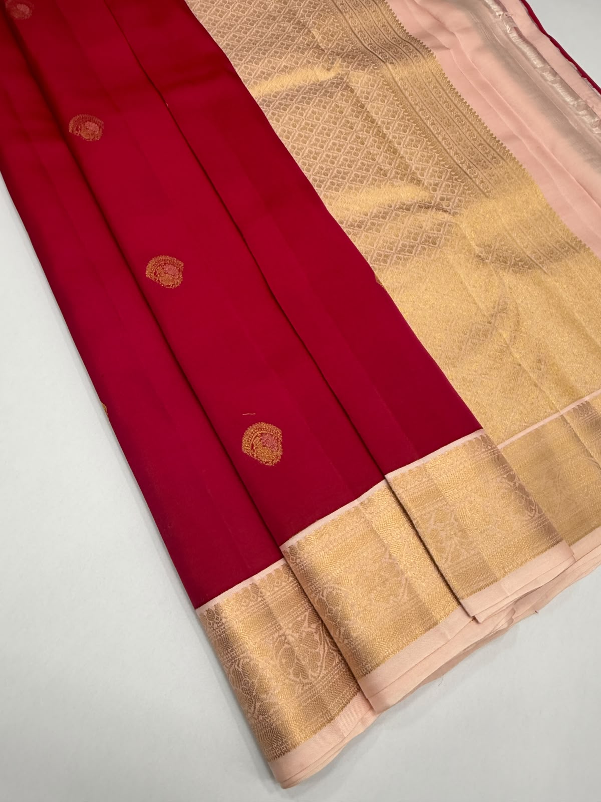 VSM482 - magenta color body, baby pink color pallu , blouse.