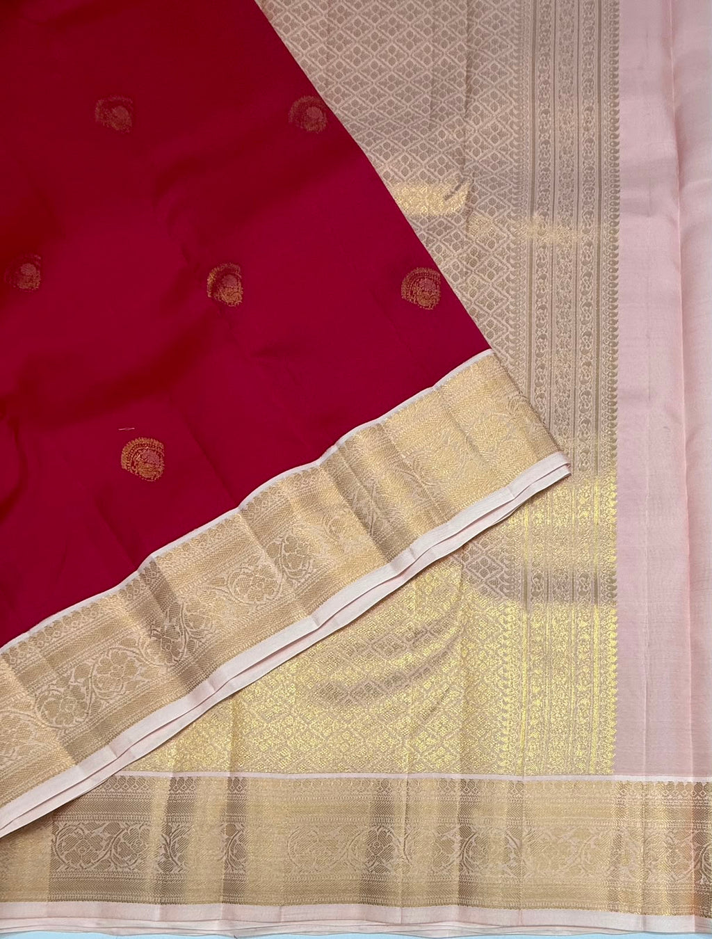 VSM482 - magenta color body, baby pink color pallu , blouse.