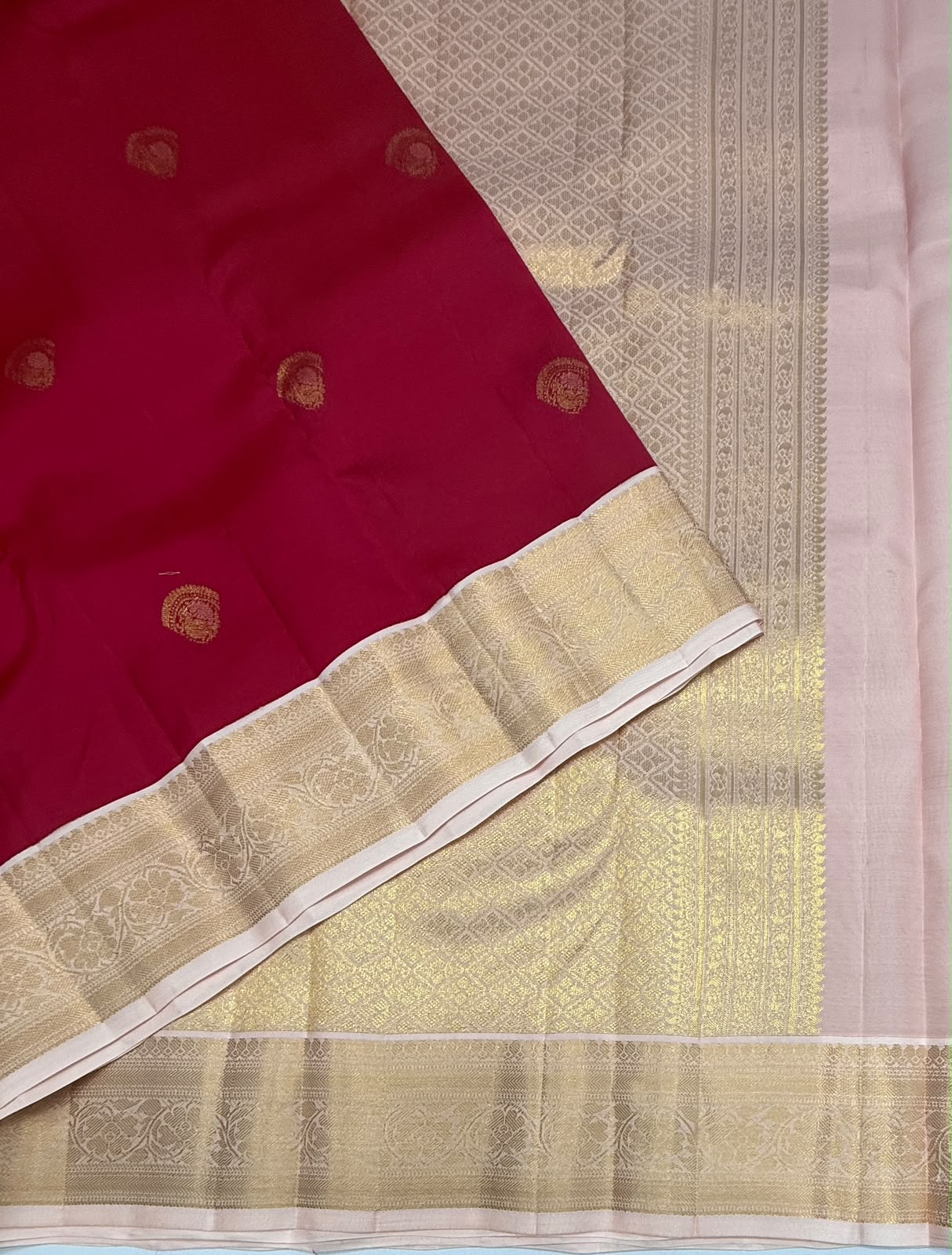 VSM482 - magenta color body, baby pink color pallu , blouse.