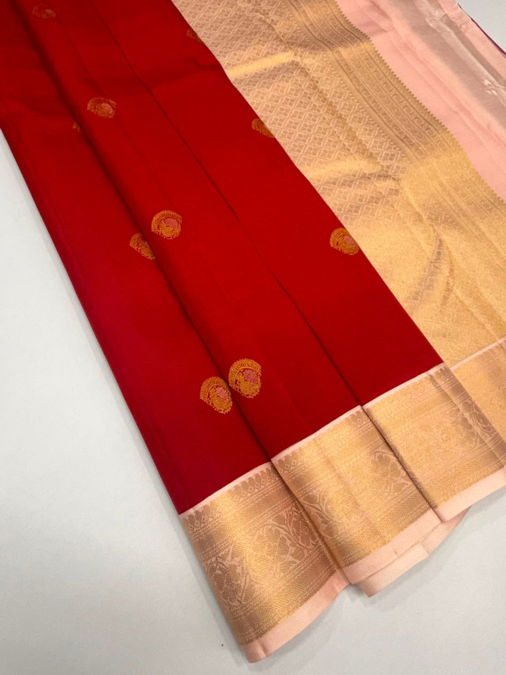 VSM479 - dark red color body, baby pink color pallu , blouse.