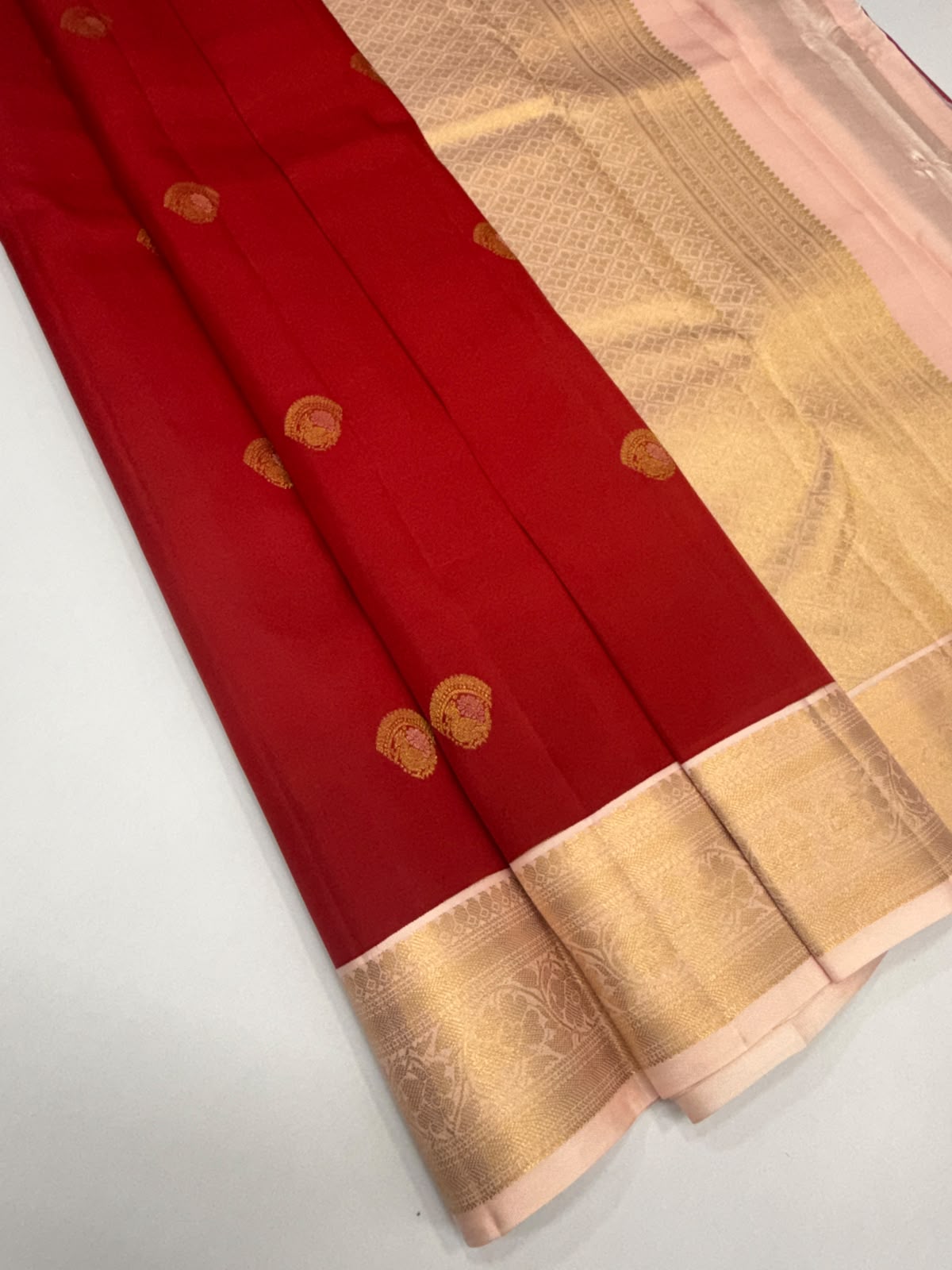 VSM479 - dark red color body, baby pink color pallu , blouse.