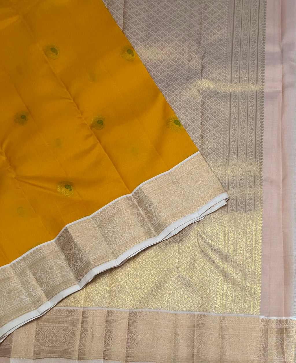 VSM478 - yellow color body, sandal color pallu , blouse.