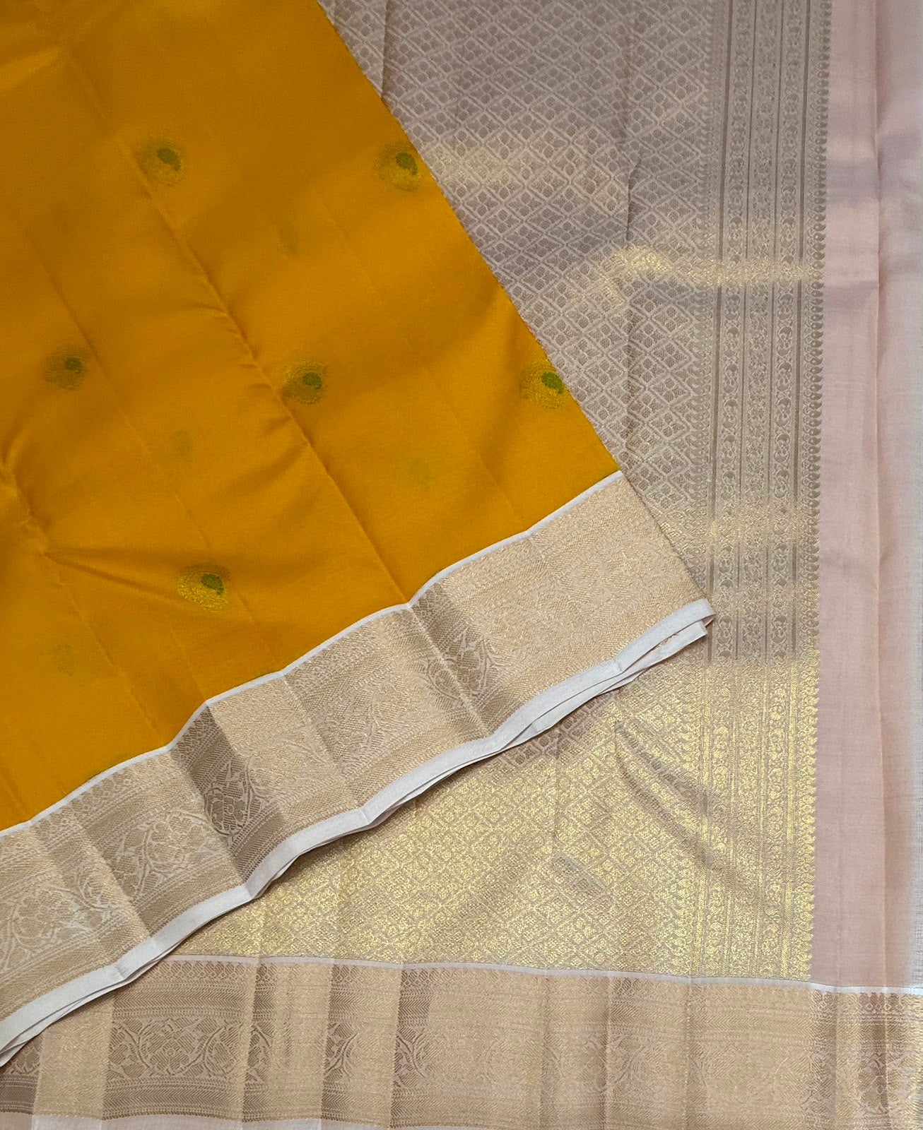 VSM478 - yellow color body, sandal color pallu , blouse.