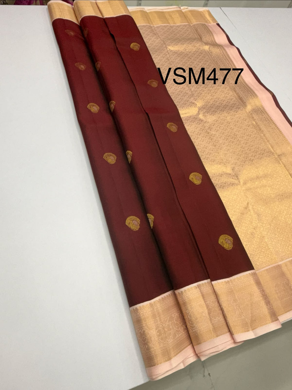 VSM477 - maroon color body, baby pink color pallu , blouse.