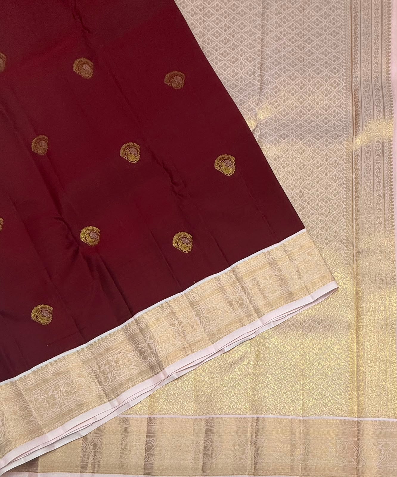 VSM477 - maroon color body, baby pink color pallu , blouse.