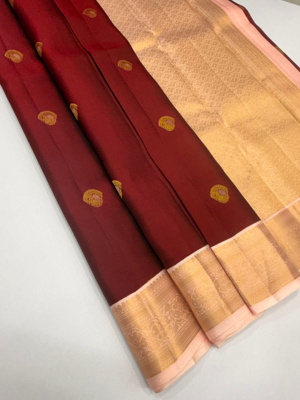 VSM477 - maroon color body, baby pink color pallu , blouse.