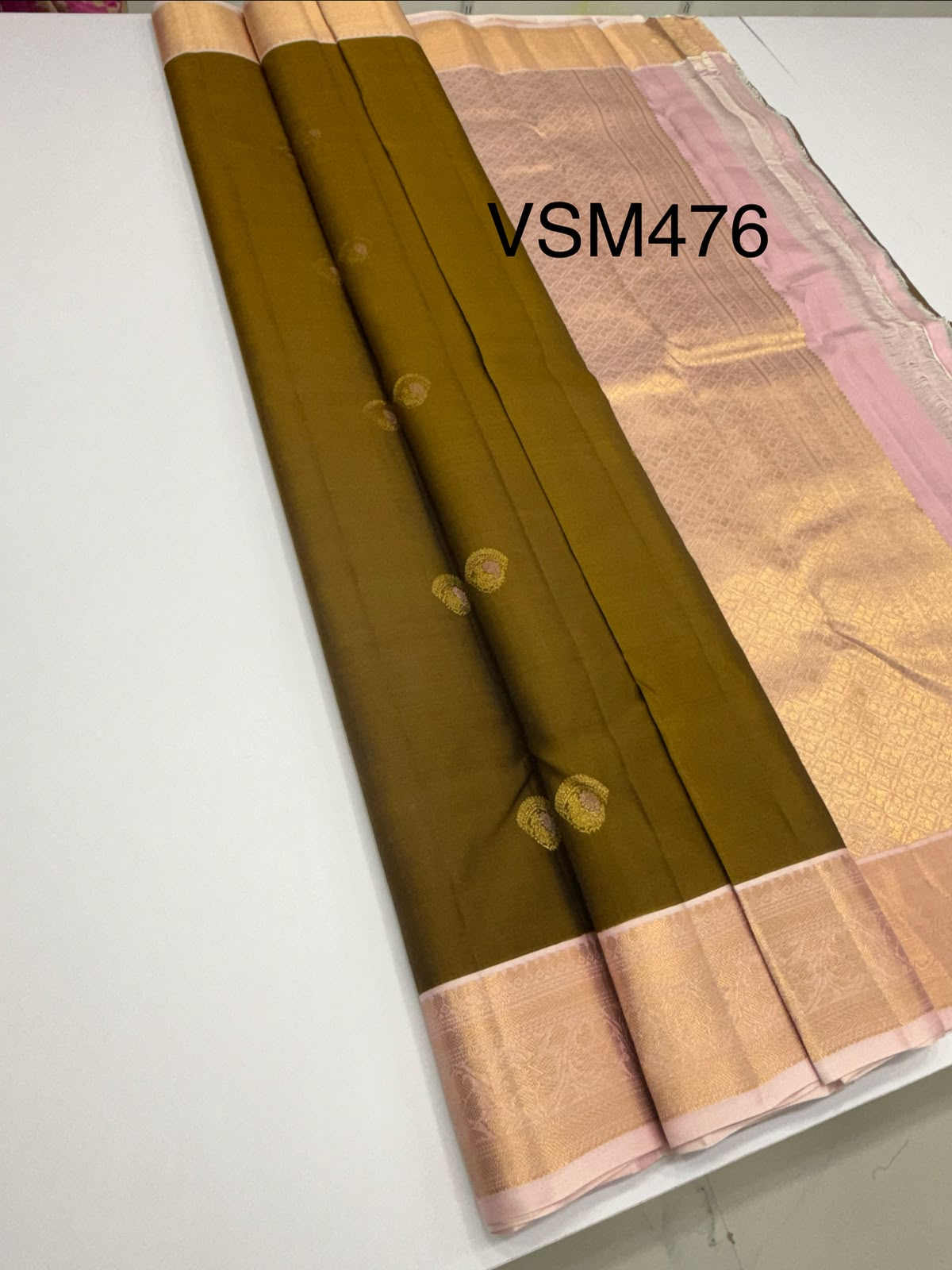 VSM476 - honey brown color body, baby pink color pallu , blouse.