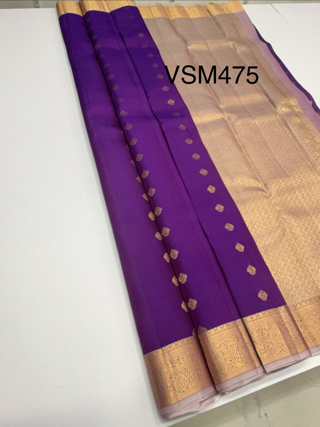 VSM475 - violet color body, pastel lavender color pallu , blouse.