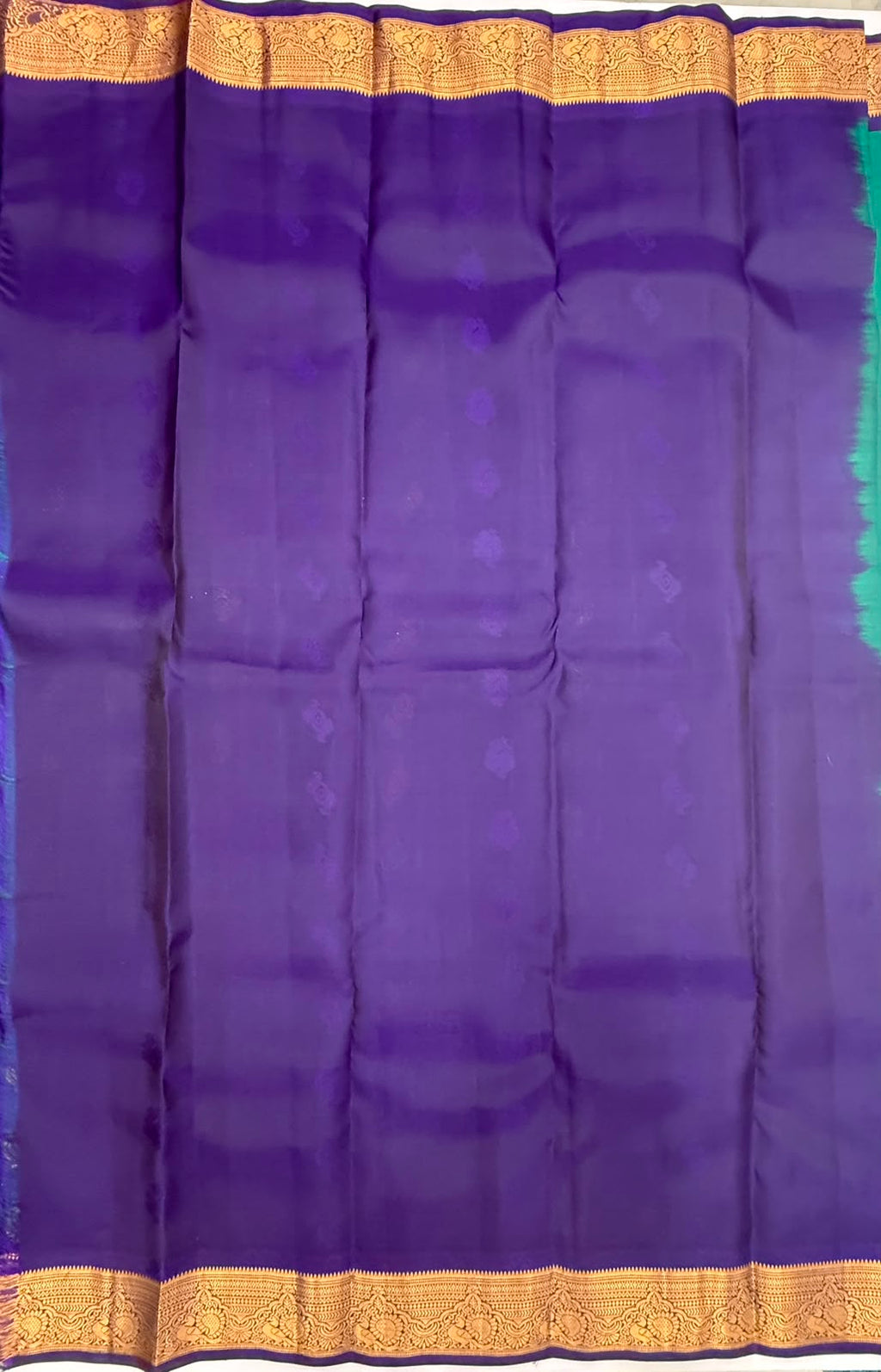 VSM474 - peacock green color body, violet color pallu , blouse.