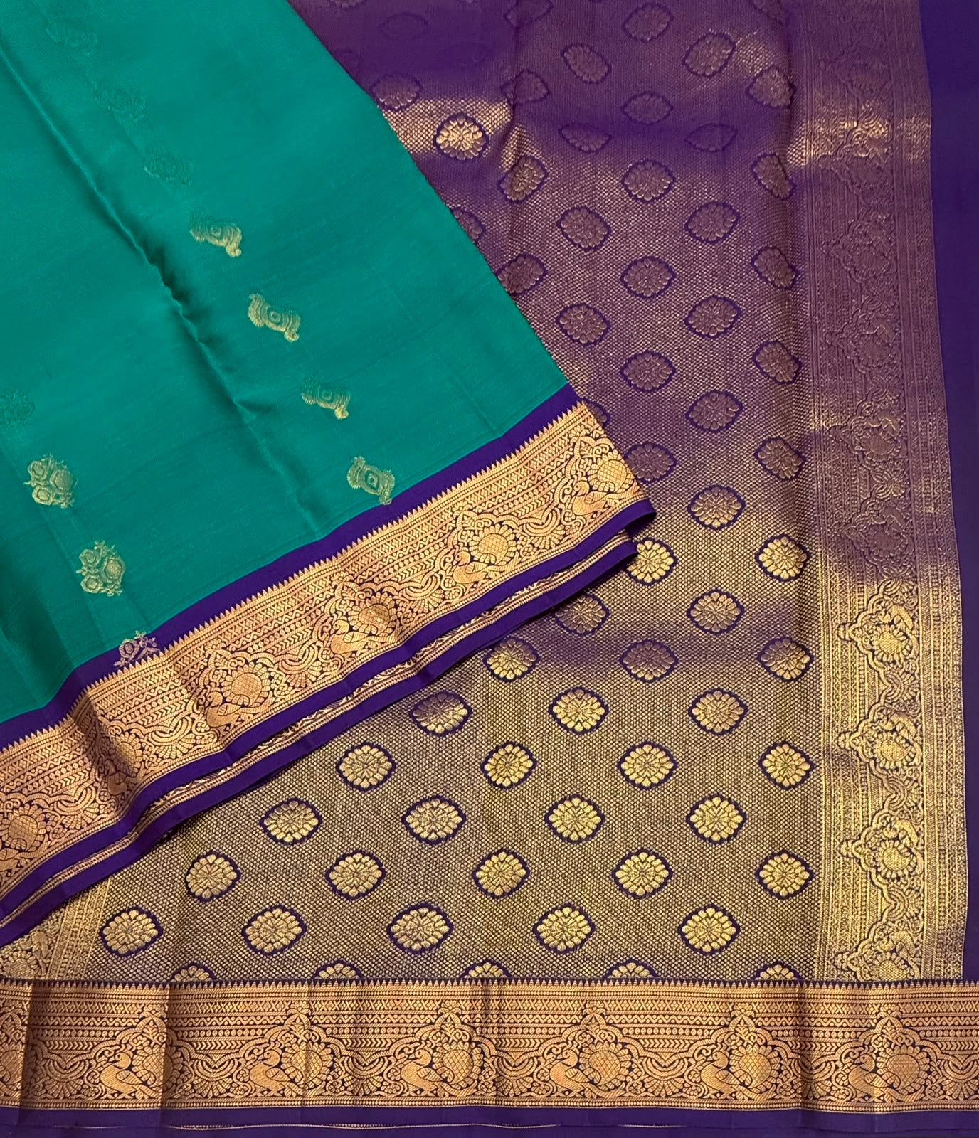 VSM474 - peacock green color body, violet color pallu , blouse.
