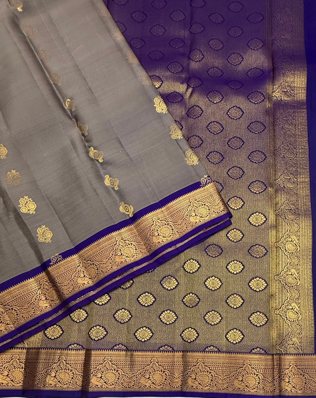 VSM473 - dark grey color body, violet color pallu , blouse.