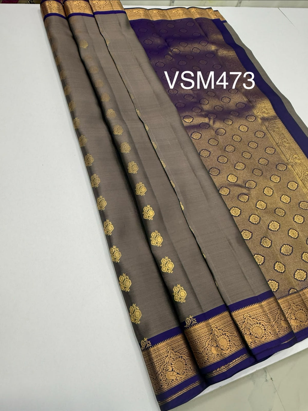 VSM473 - dark grey color body, violet color pallu , blouse.