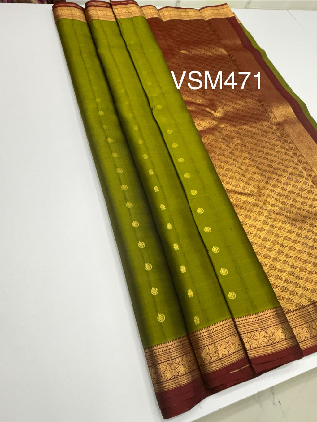 VSM471 - olive green color body, maroon color pallu , blouse.