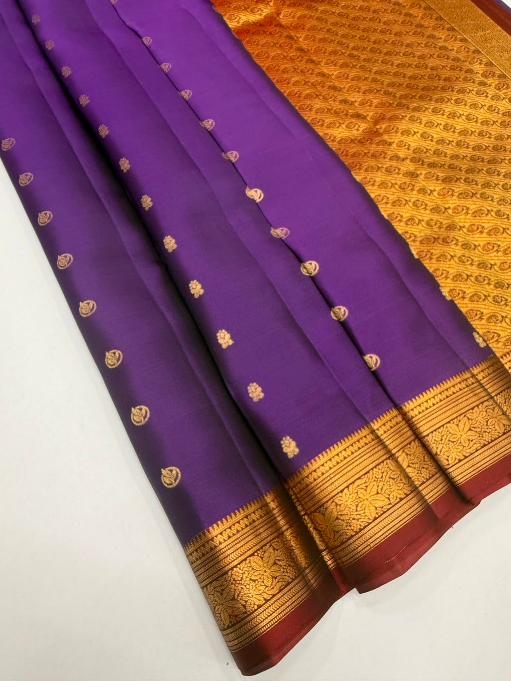VSM470 - violet color body, maroon color pallu , blouse.