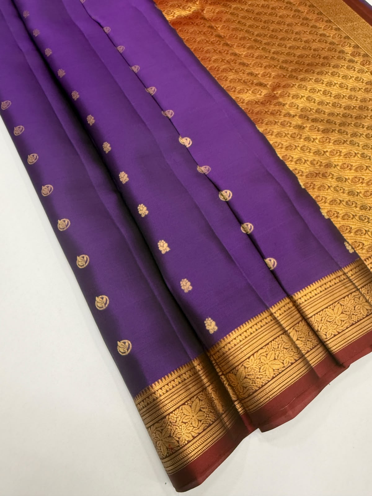 VSM470 - violet color body, maroon color pallu , blouse.