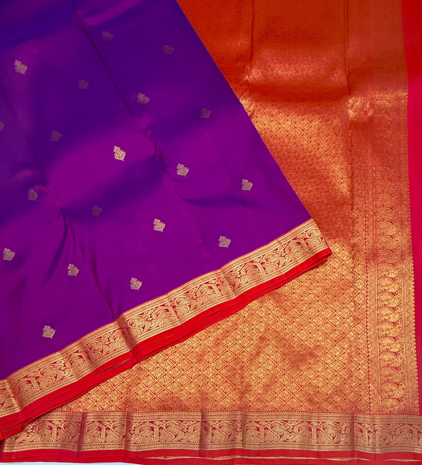 VSM466 - purple color body, pinkish orange color pallu , blouse.