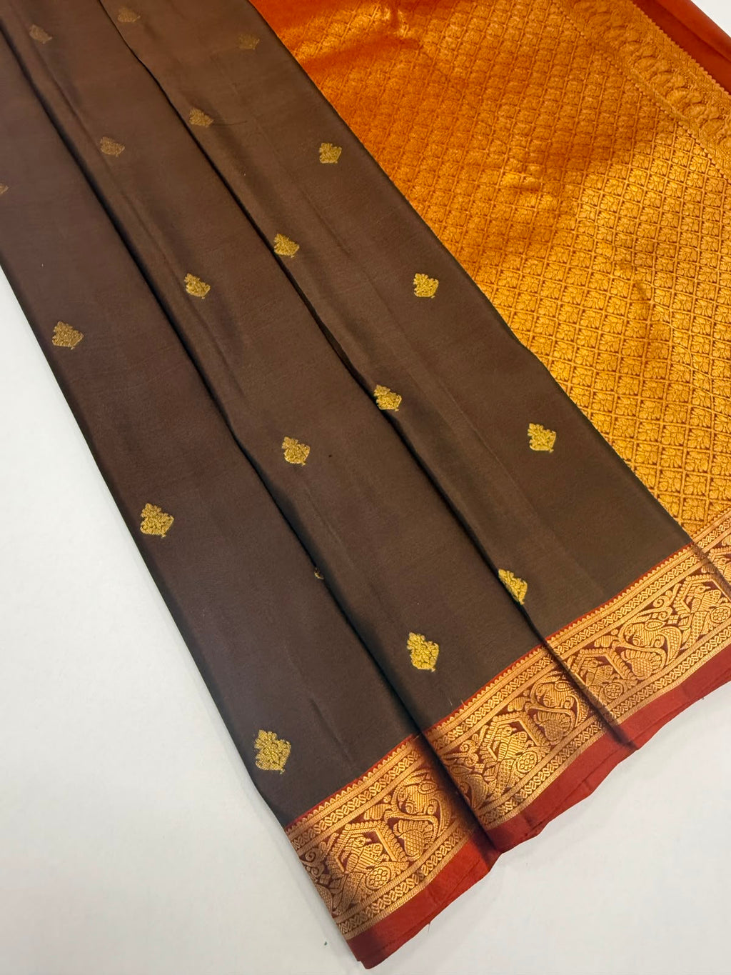 VSM464 - brown color body, rust color pallu , blouse.