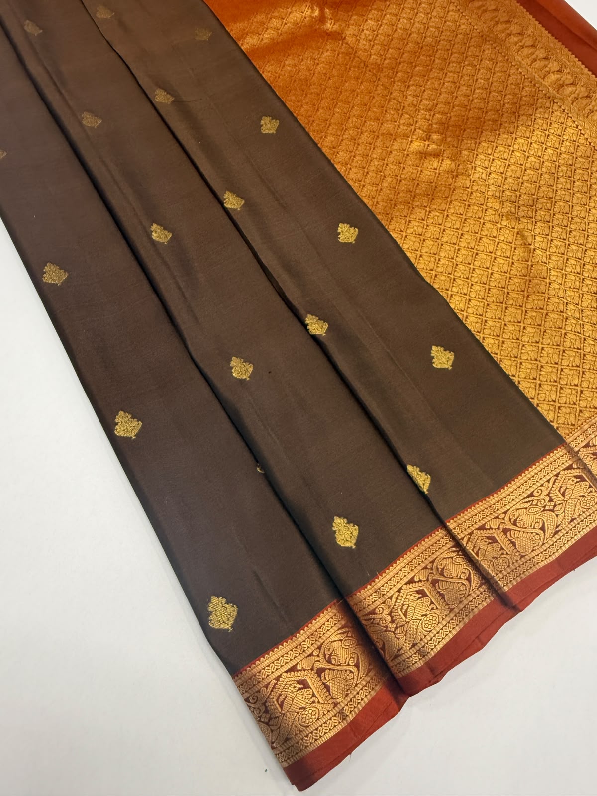VSM464 - brown color body, rust color pallu , blouse.