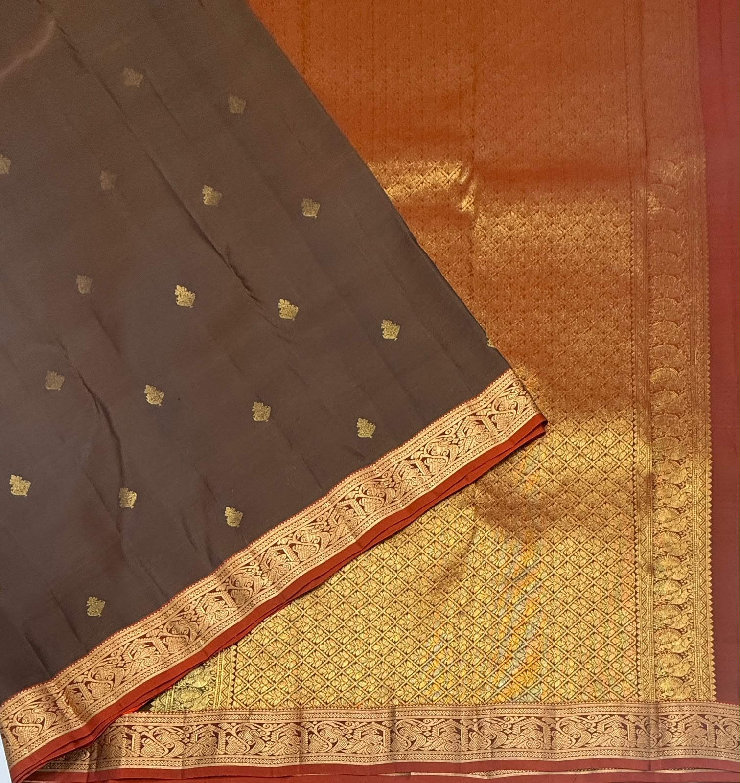 VSM464 - brown color body, rust color pallu , blouse.