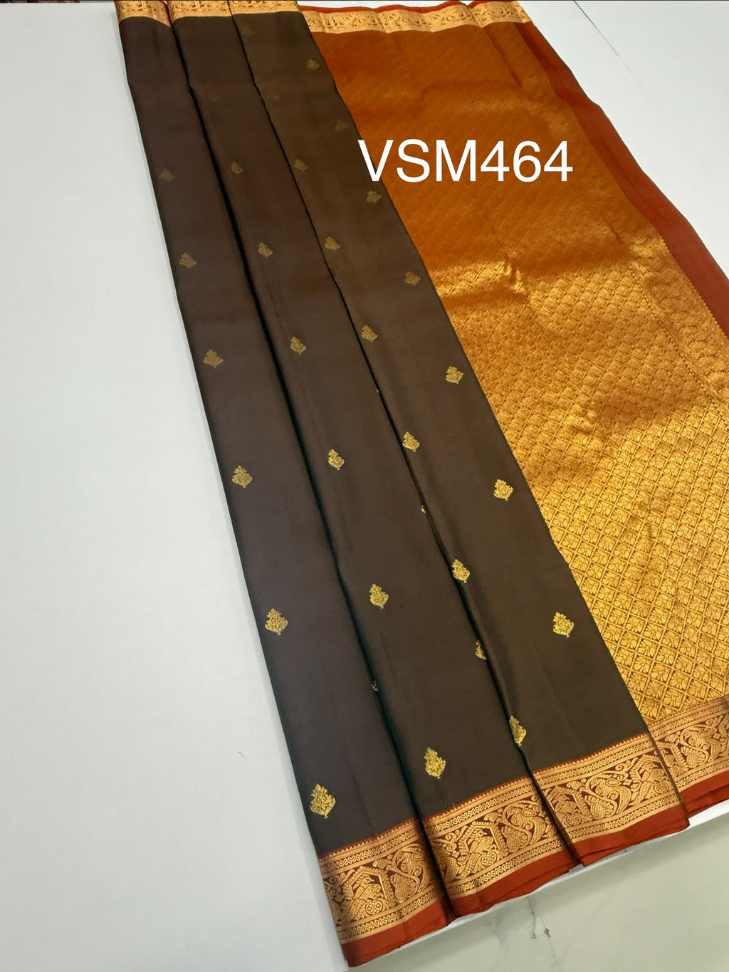 VSM464 - brown color body, rust color pallu , blouse.