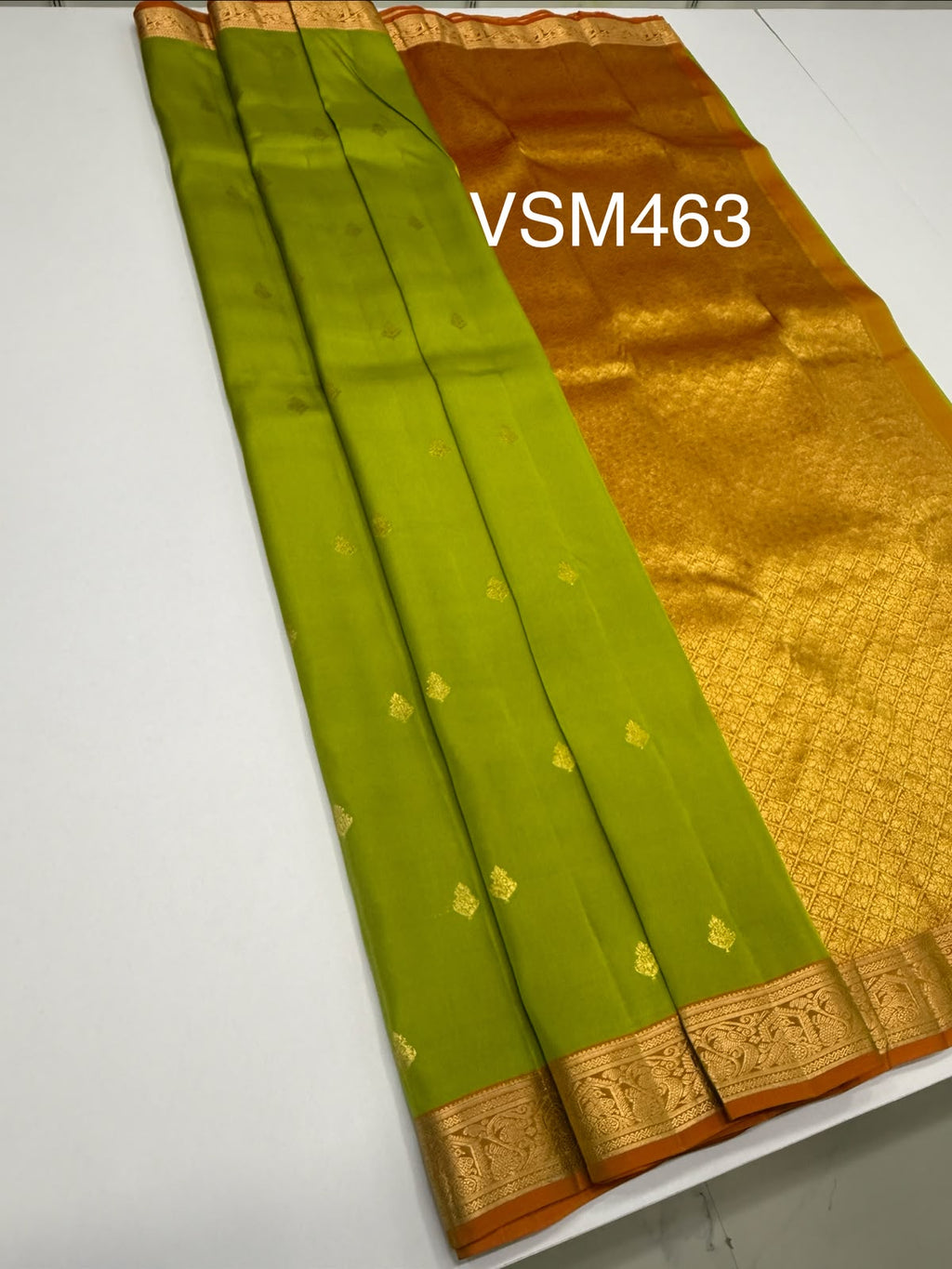 VSM463 - green color body, orange color pallu , blouse.