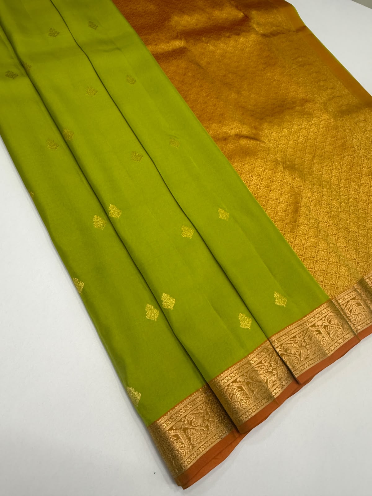 VSM463 - green color body, orange color pallu , blouse.