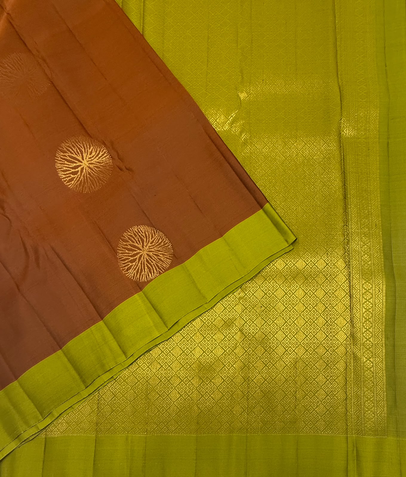 VSM459 - honey brown color body, olive green color pallu , blouse.