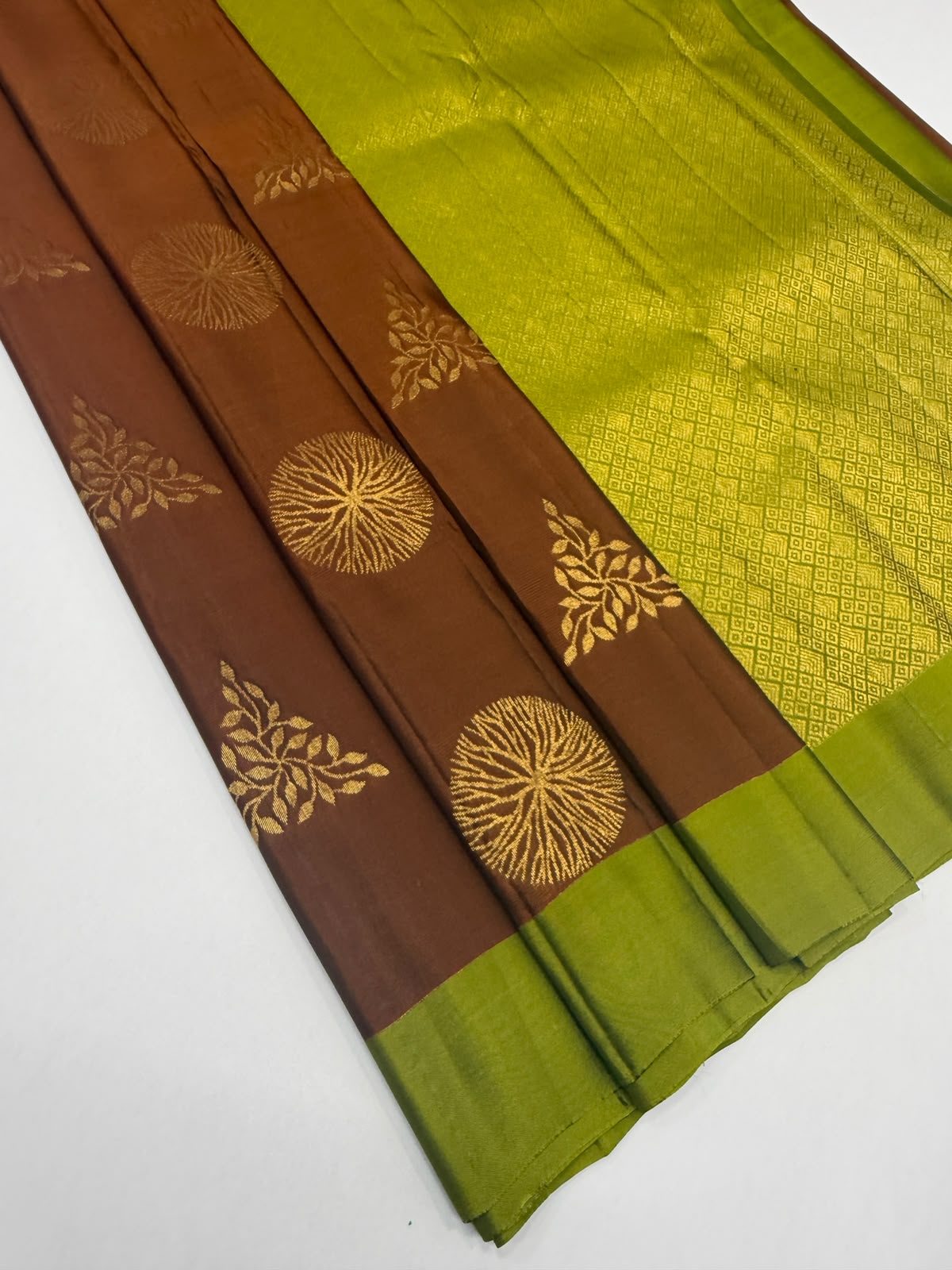 VSM459 - honey brown color body, olive green color pallu , blouse.