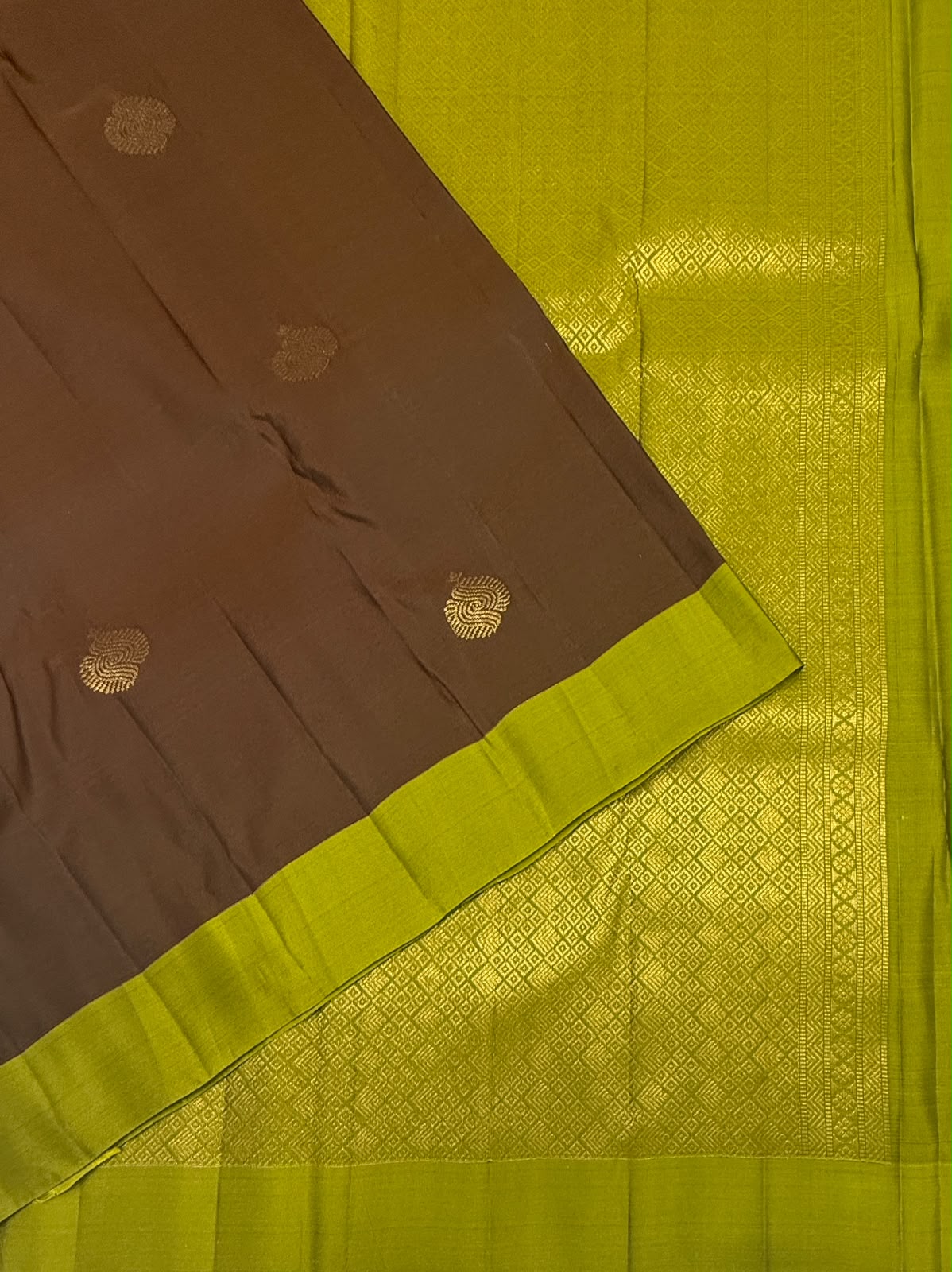 VSM458 - brown color body, olive green color pallu , blouse.