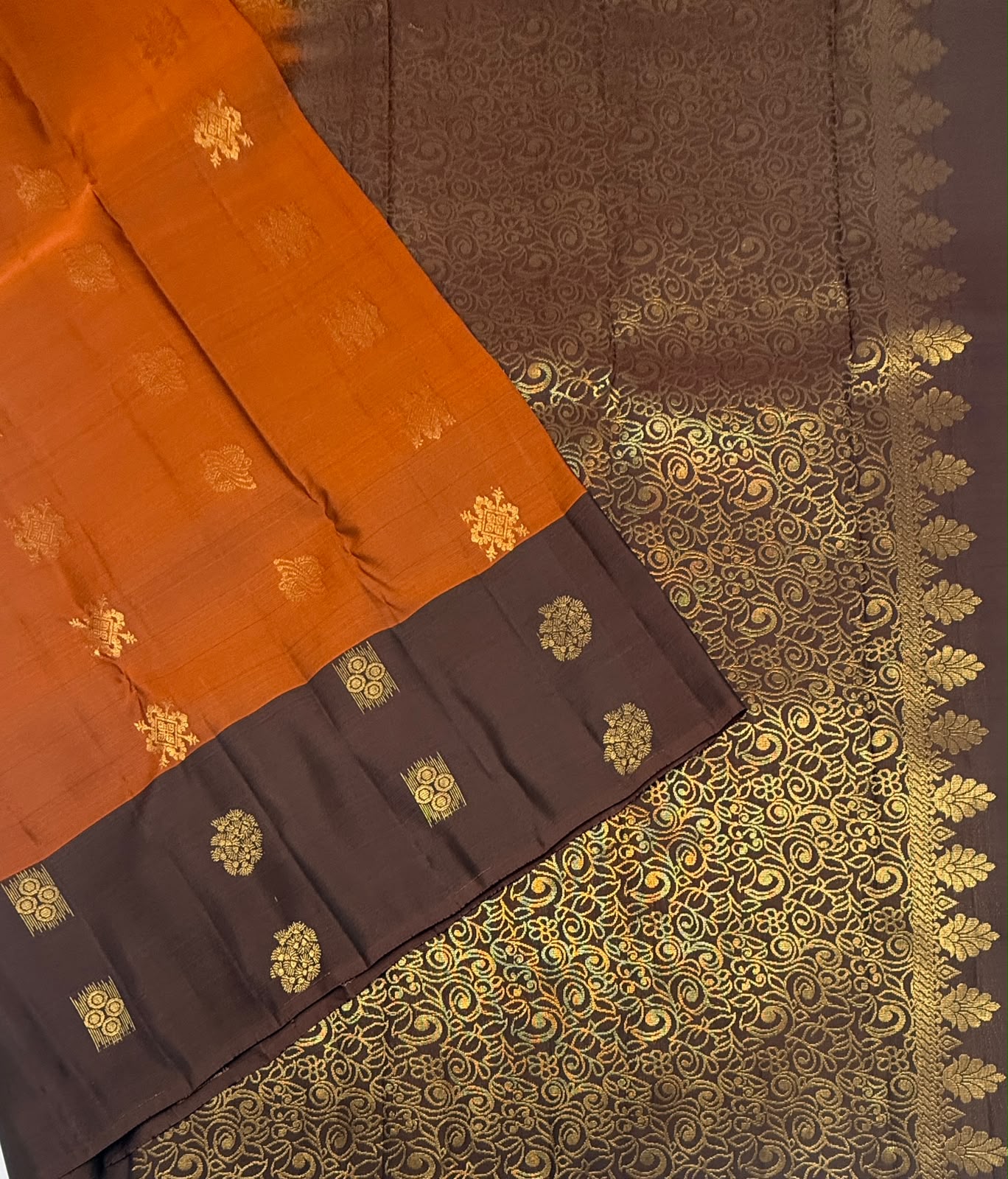 VSM455 - rust color body, dark brown color pallu , blouse.