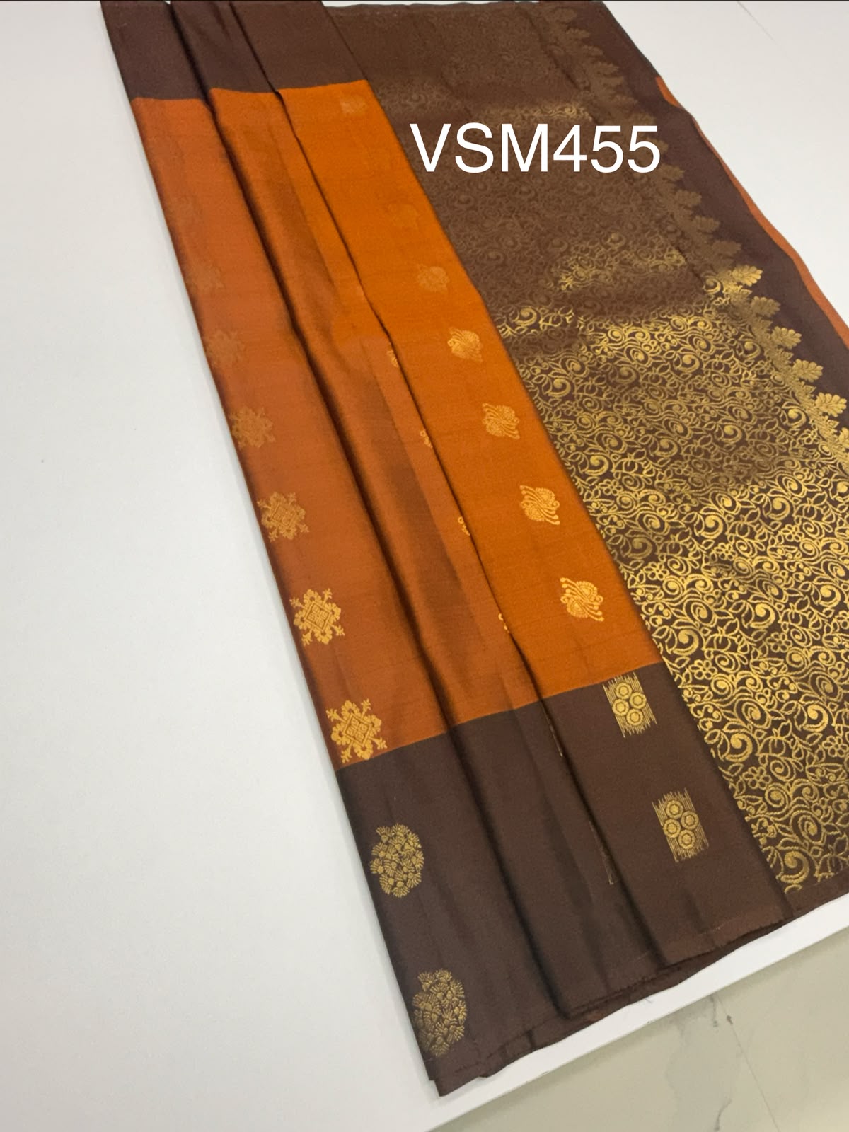 VSM455 - rust color body, dark brown color pallu , blouse.