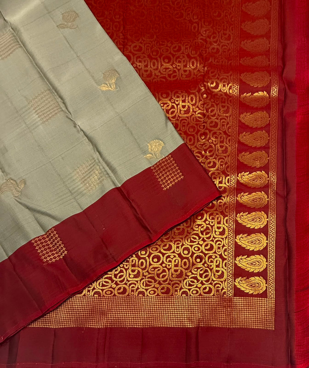 VSM452 - dark grey color body, maroon color pallu , blouse.