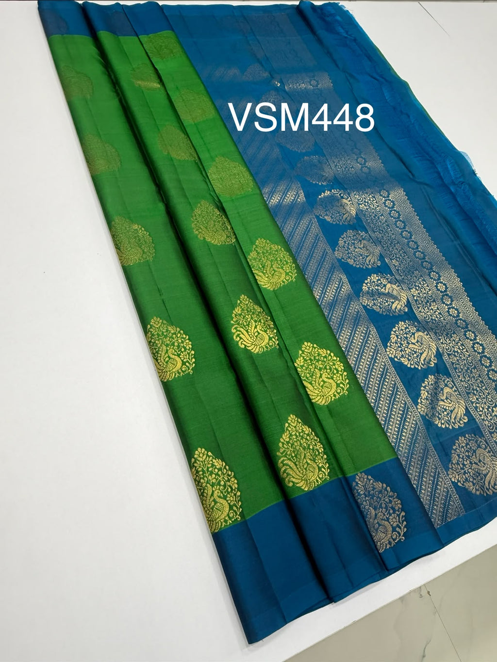 VSM448 - green color body, peacock blue color pallu , blouse.