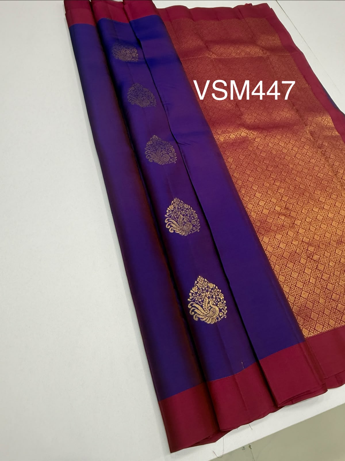 VSM447 - violet color body, dark purple color pallu , blouse.