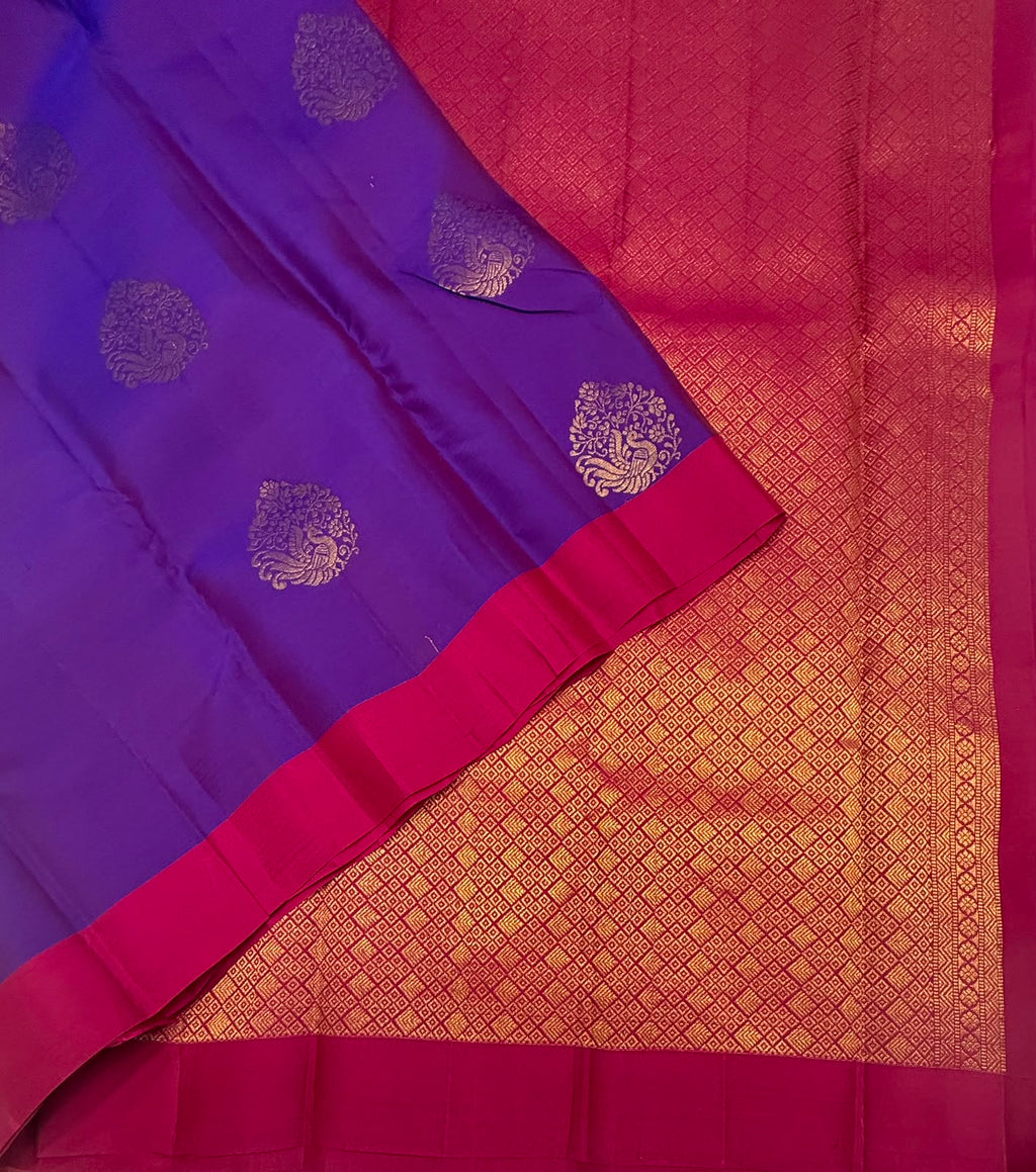 VSM447 - violet color body, dark purple color pallu , blouse.
