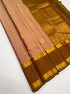 VSM445 - dual onion color body, dual green color pallu , blouse.