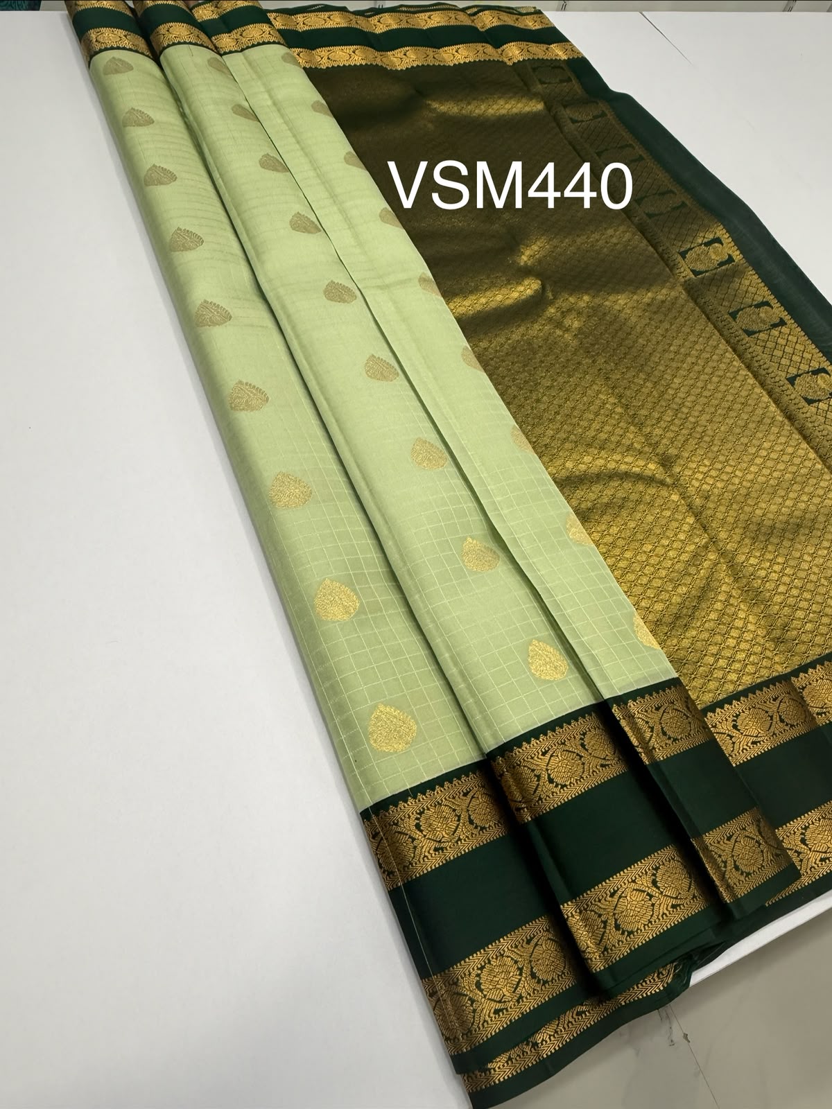 VSM440 - elaichi green color body , bottle green color pallu , blouse.