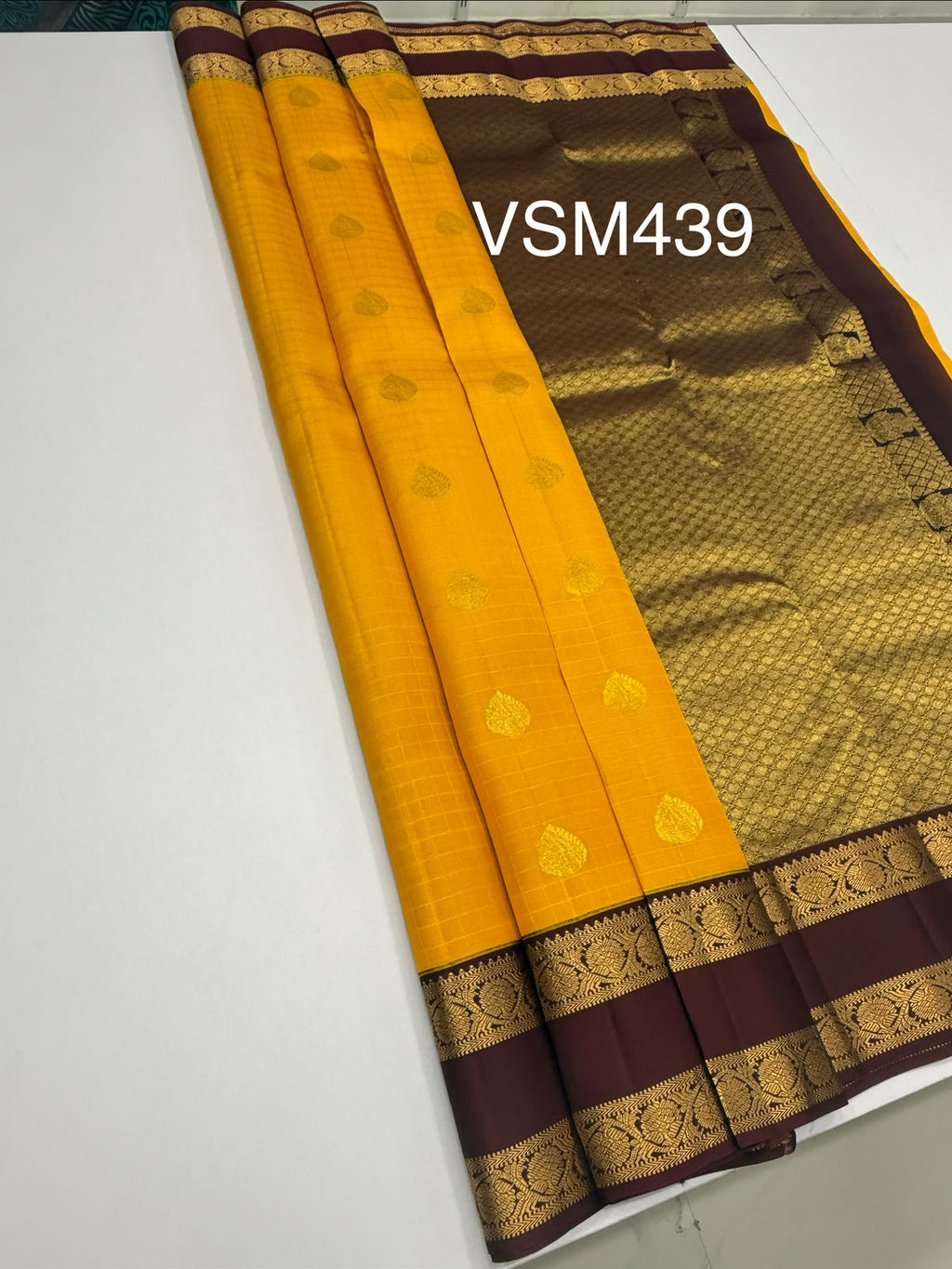 VSM439 - yellow color body , maroon color pallu , blouse.