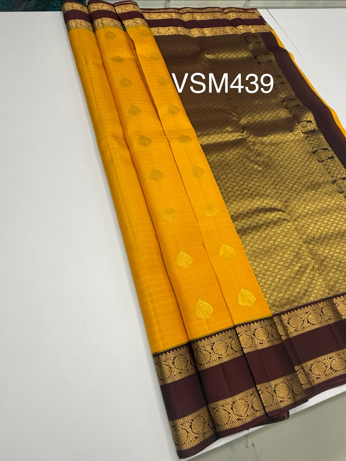 VSM439 - yellow color body , maroon color pallu , blouse.