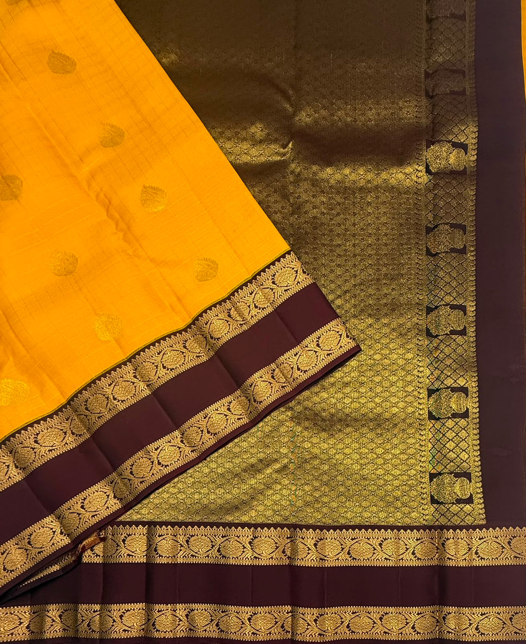 VSM439 - yellow color body , maroon color pallu , blouse.