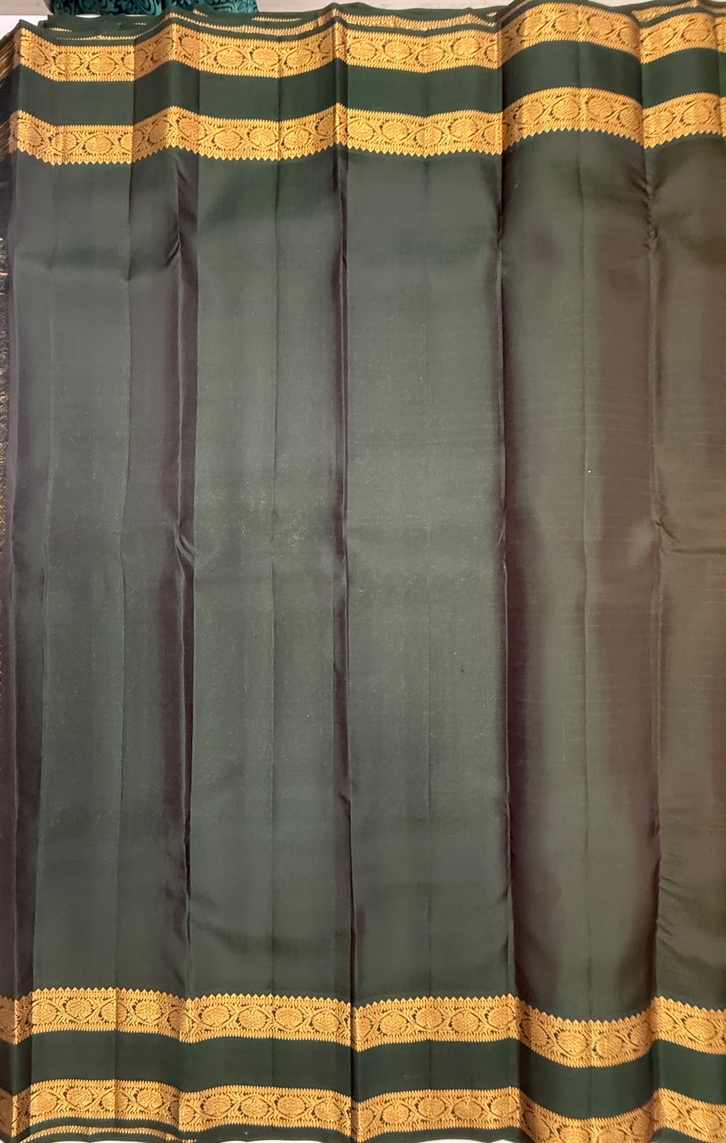 VSM437 - mustard yellow color body , bottle green color pallu , blouse.