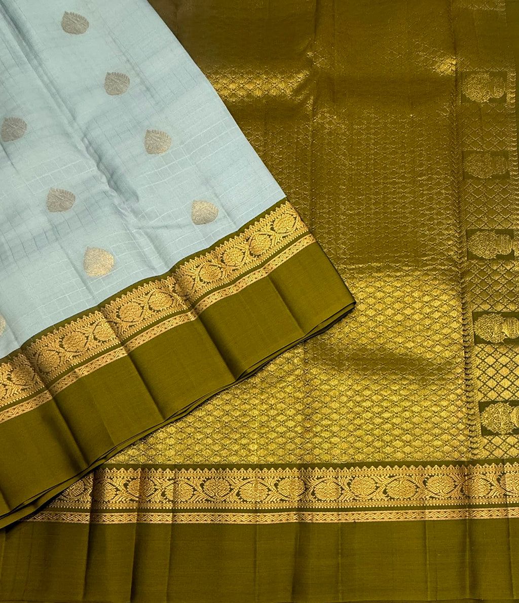 VSM436 - grey color body , dark mehandi color pallu , blouse.