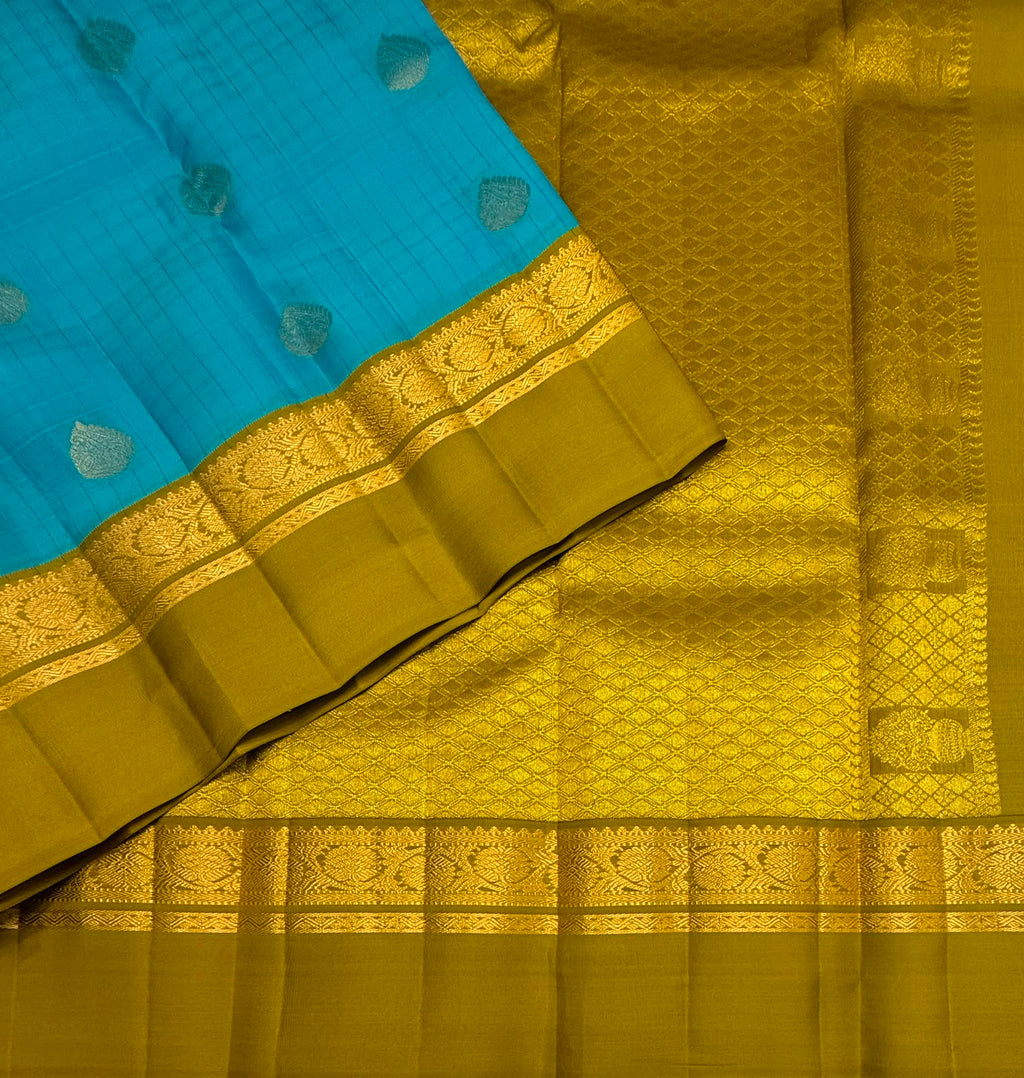 VSM435 - dark sky blue color body , mehandi green color pallu , blouse.