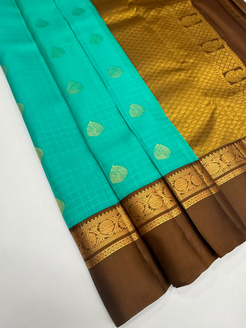 VSM434 - anandha blue color body , brown color pallu , blouse.