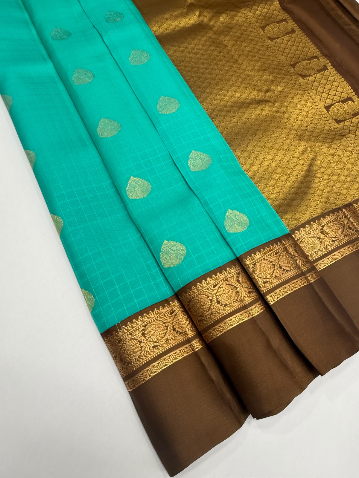 VSM434 - anandha blue color body , brown color pallu , blouse.