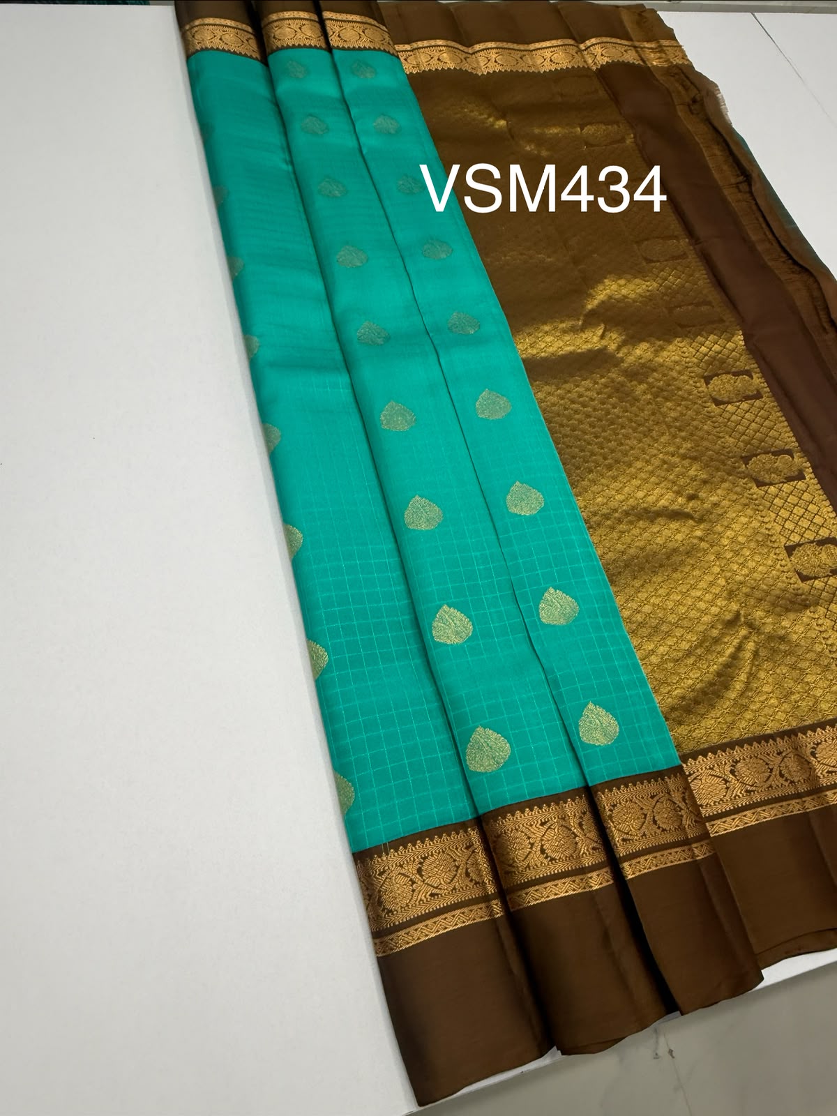 VSM434 - anandha blue color body , brown color pallu , blouse.