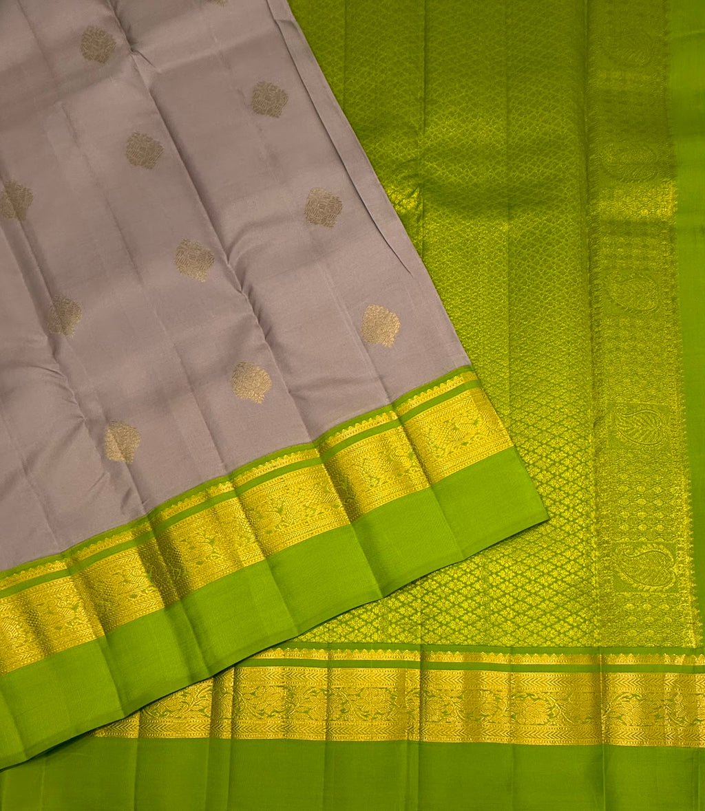 VSM432 - pastel lavender color body , green color pallu , blouse.