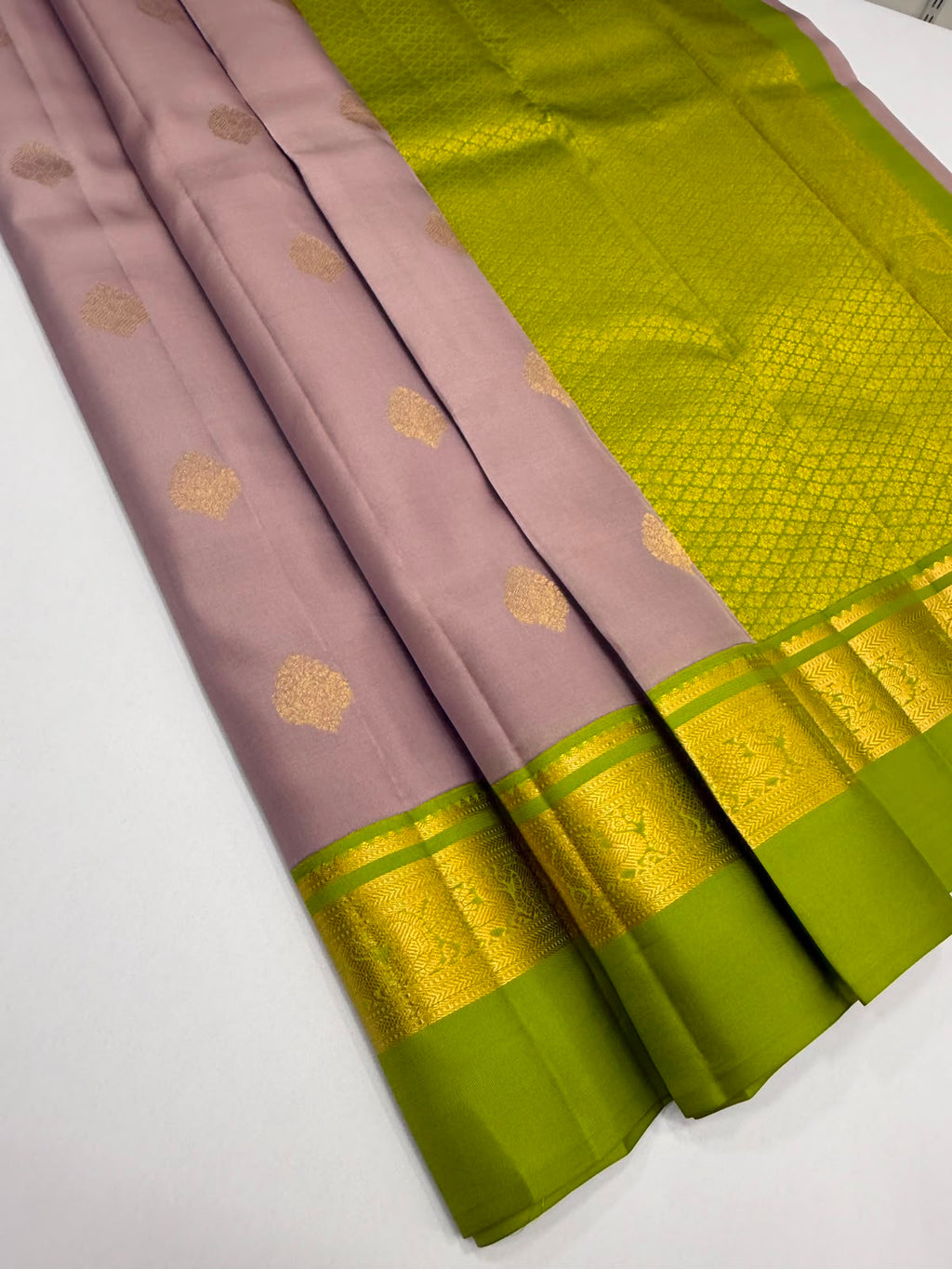 VSM432 - pastel lavender color body , green color pallu , blouse.
