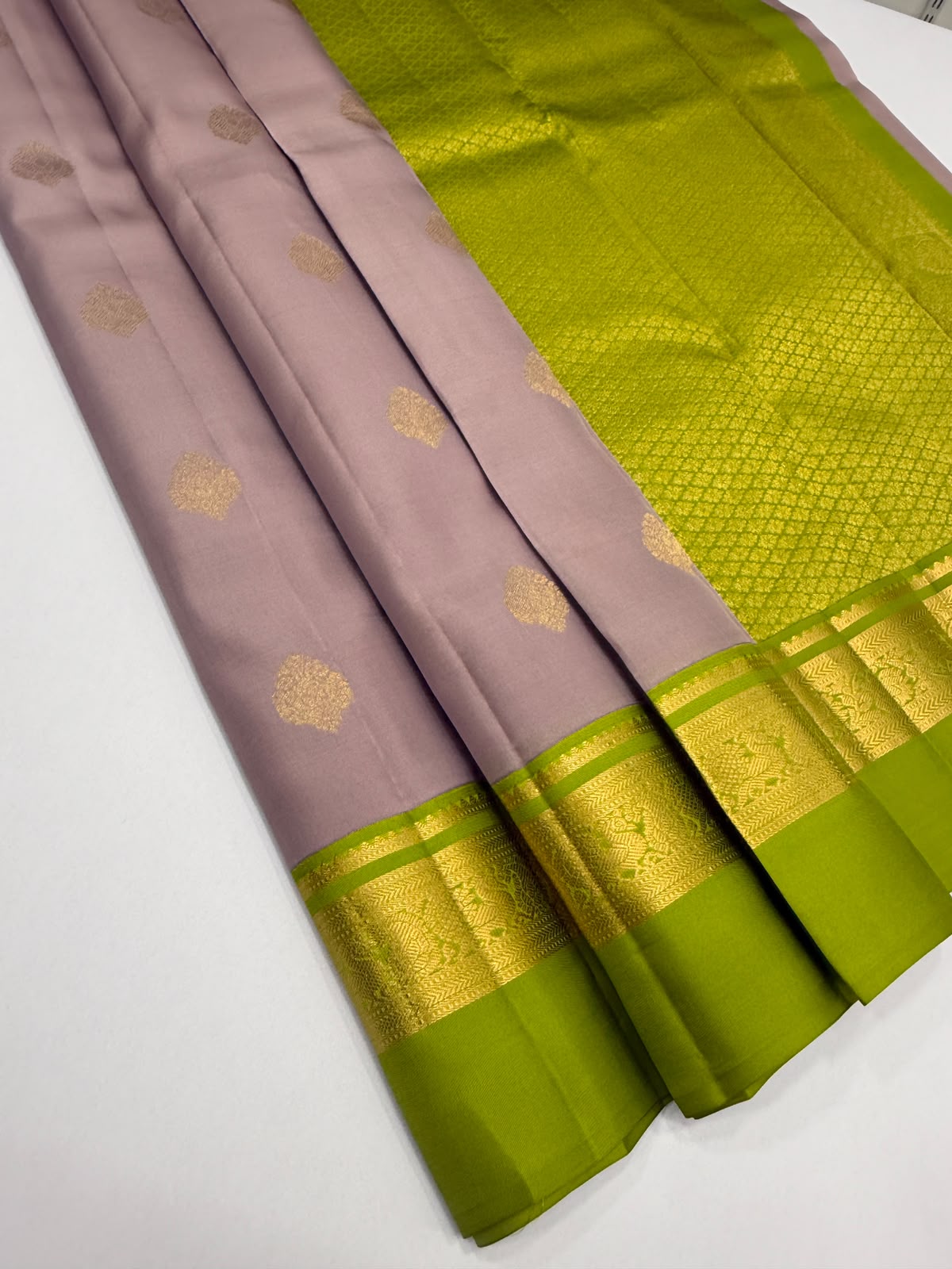 VSM432 - pastel lavender color body , green color pallu , blouse.