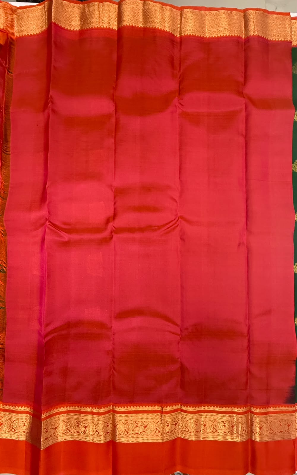 VSM430 - green color body , pinkish orange color pallu , blouse.